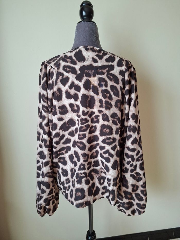 Blouse ample manches longues motif léopard 🐆 taille 42 - photo numéro 4