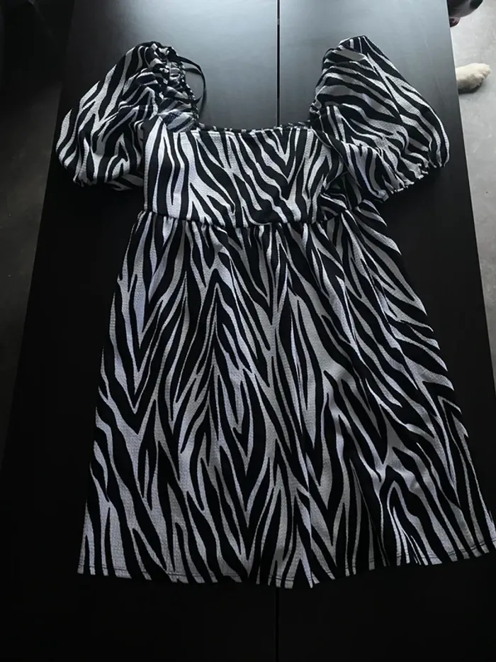 Robe zèbre neuve Primark T42
