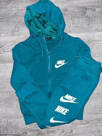 Ensemble Nike