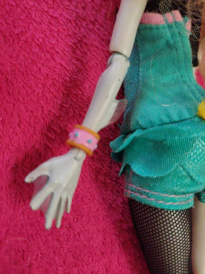 Poupée Monster high - photo numéro 5