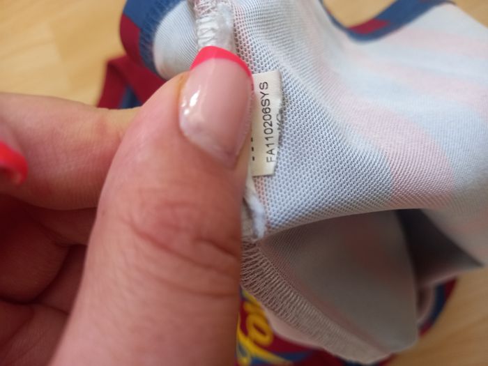 Maillot de foot barcelone Nike taille 6-8 ANS - photo numéro 5