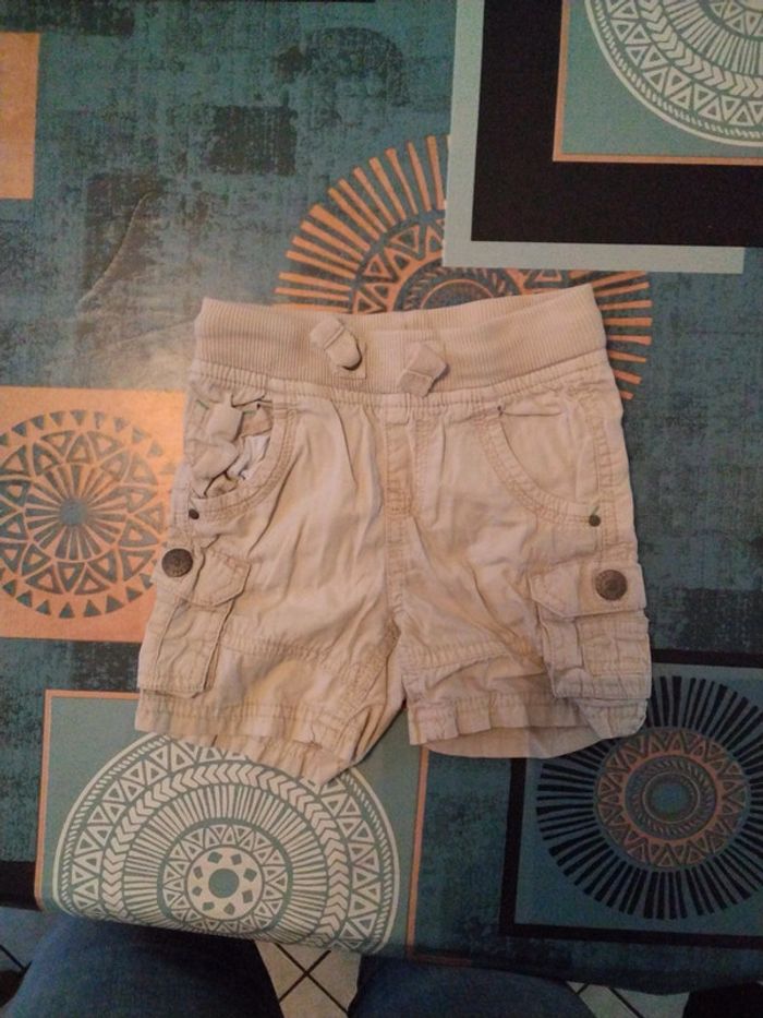 Short beige kiabi 2 ans