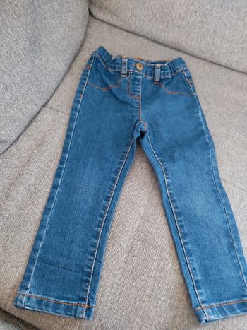 Jean type jegging taille 24 mois