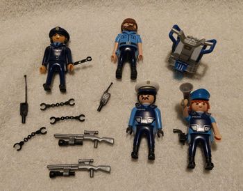 lot pièces Playmobil personnage policier arme menotte giropode carabine talkie walkie