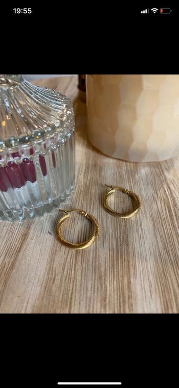 Boucle d’oreilles créoles dorées torsadées