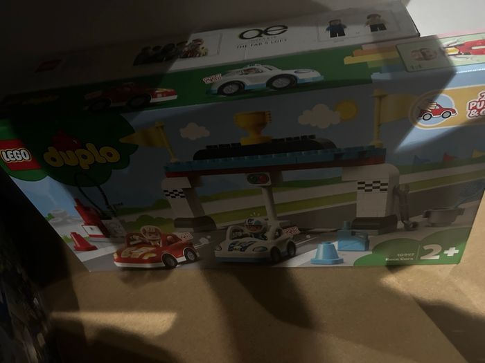 10947 LEGO Duplo Les Voitures de course
