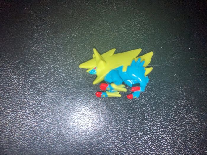 Mini figurine Pokémon Mega Elecsprint Mega Manectric - photo numéro 3