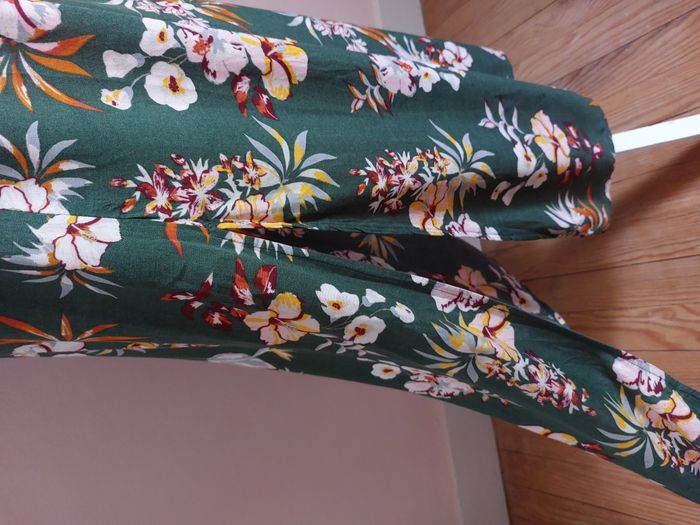 Robe longue à fines bretelles verte à fleurs taille 38 - photo numéro 8