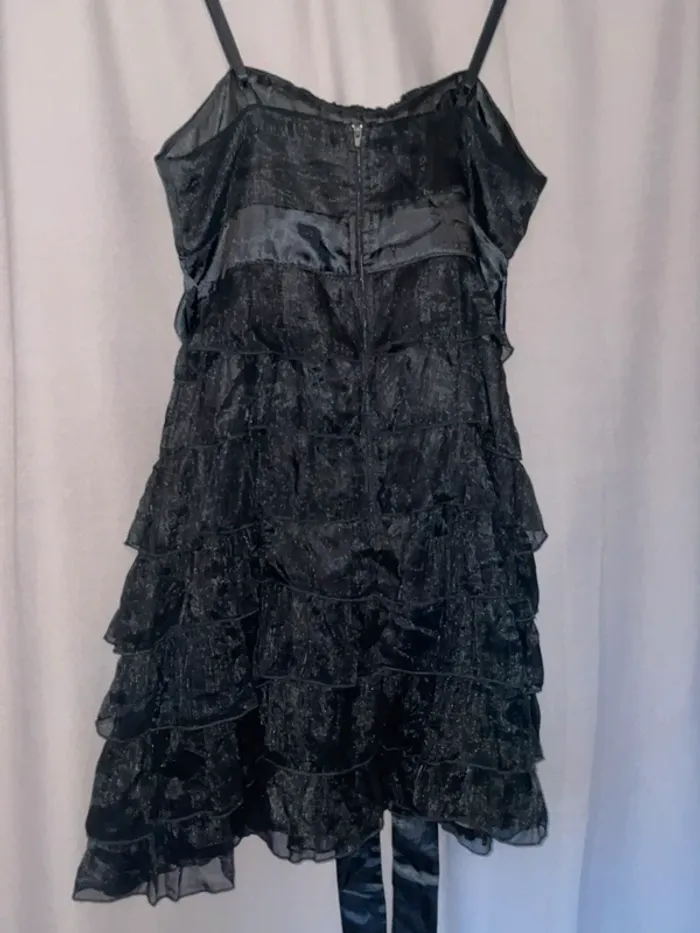Robe volants noire - photo numéro 4
