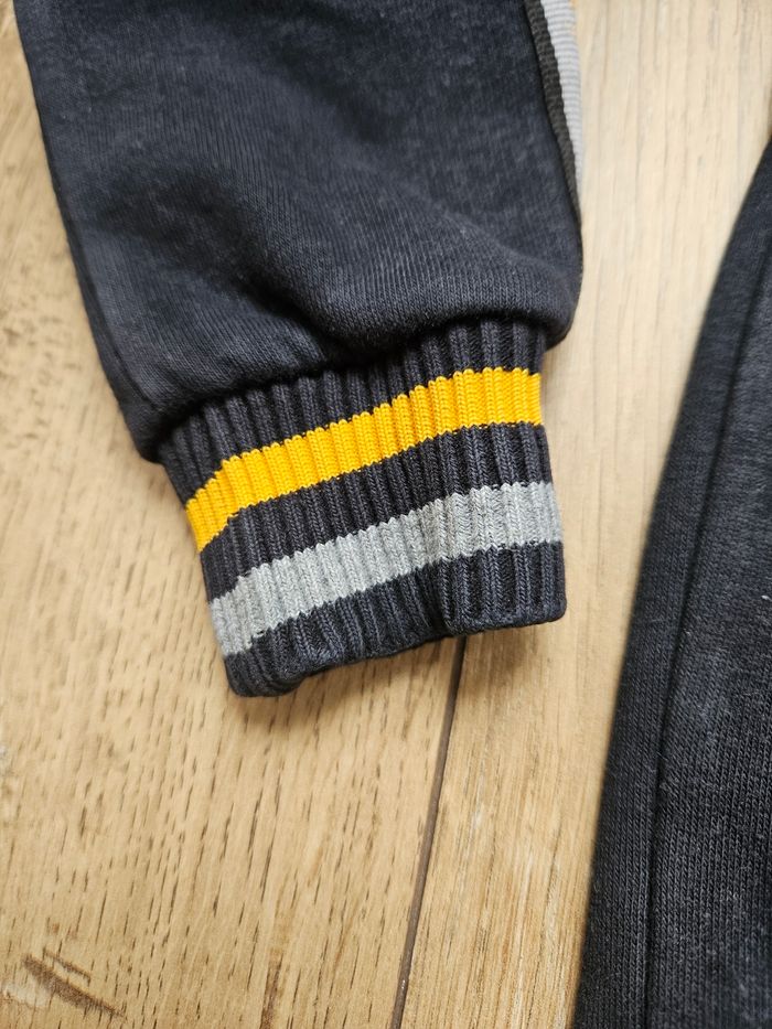 Sweat à capuche noir et jaune Batman 6 ans - photo numéro 5
