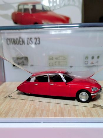 Hot Wheels Citroën DS 23 Sedan