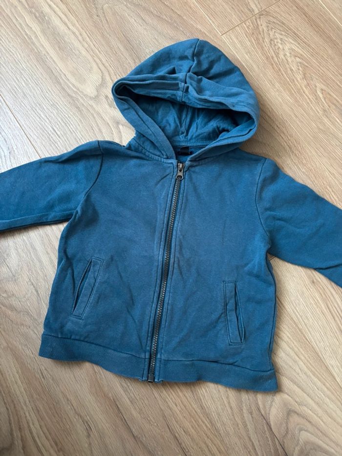 Gilet bleu zippé garçon 4 ans avec capuche