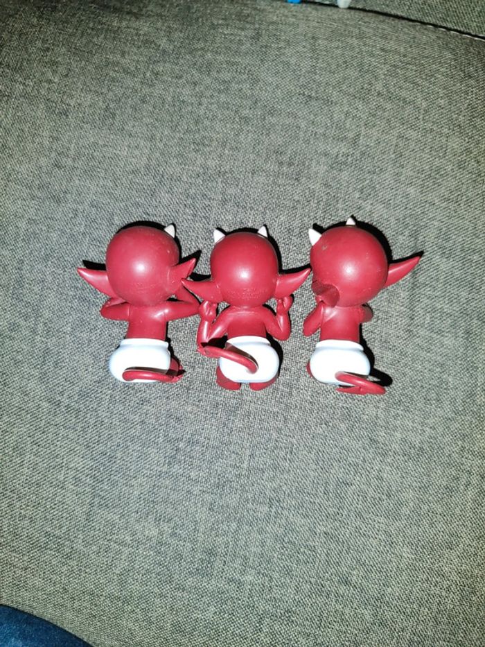 3 figurines diables - photo numéro 2