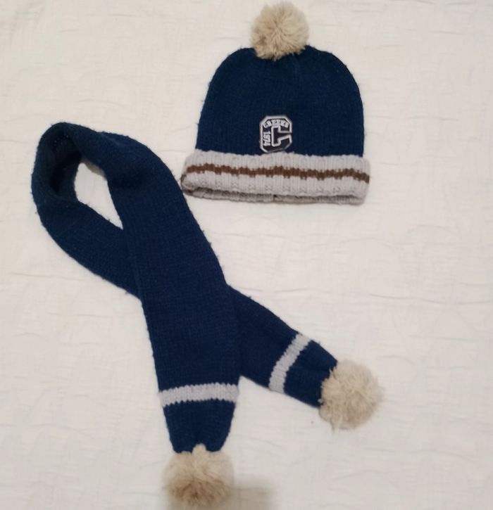 Creeks ensemble écharpe bonnet pompon