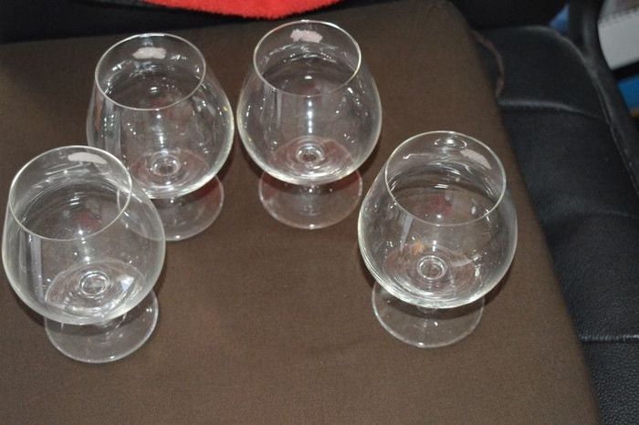 lot 4 verres à cognac