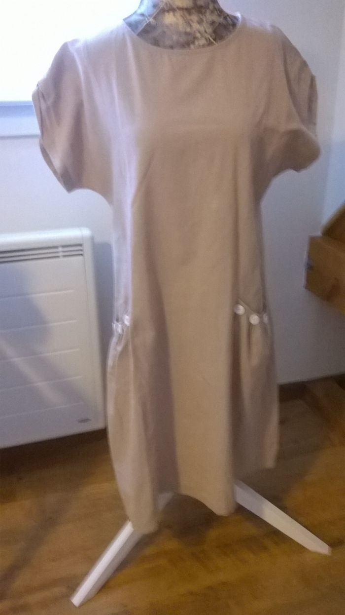 robe beige taille 42.44 - photo numéro 1