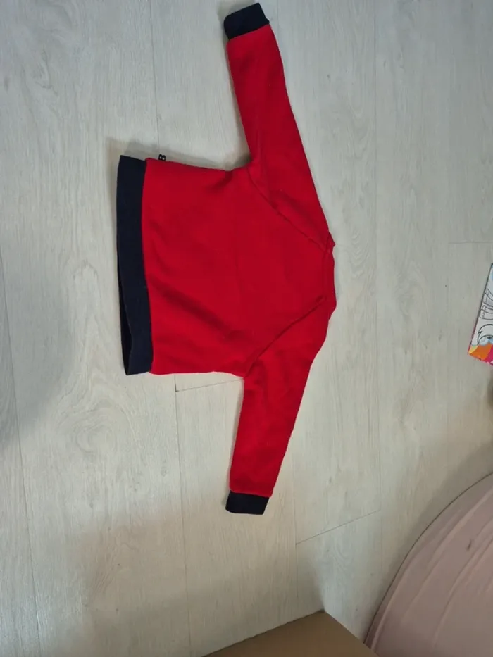 Pull rouge motif ours - photo numéro 4