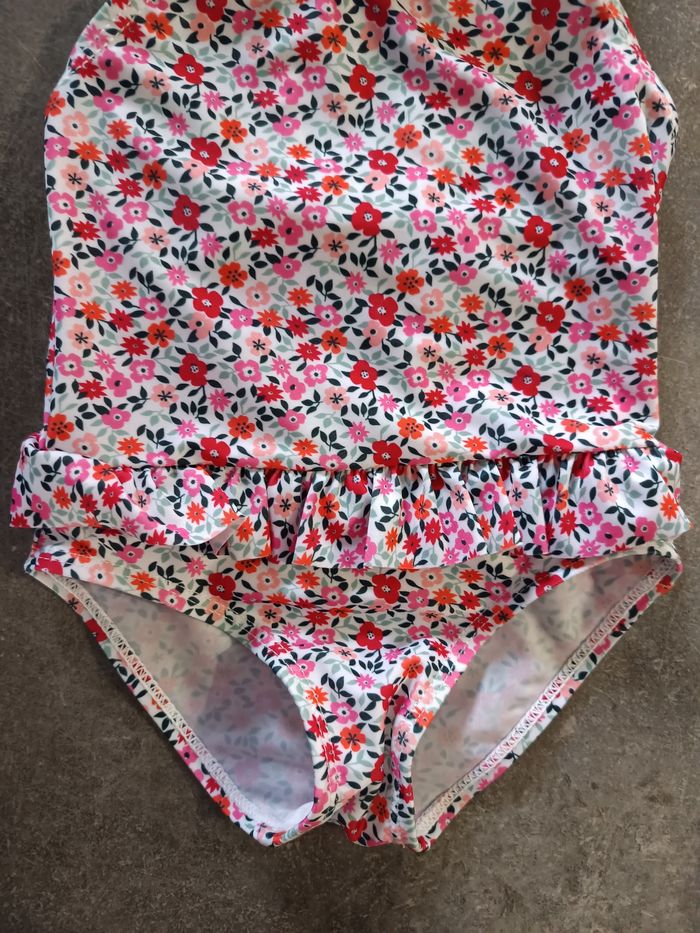 Maillot de bain fleuri 12 mois - photo numéro 2