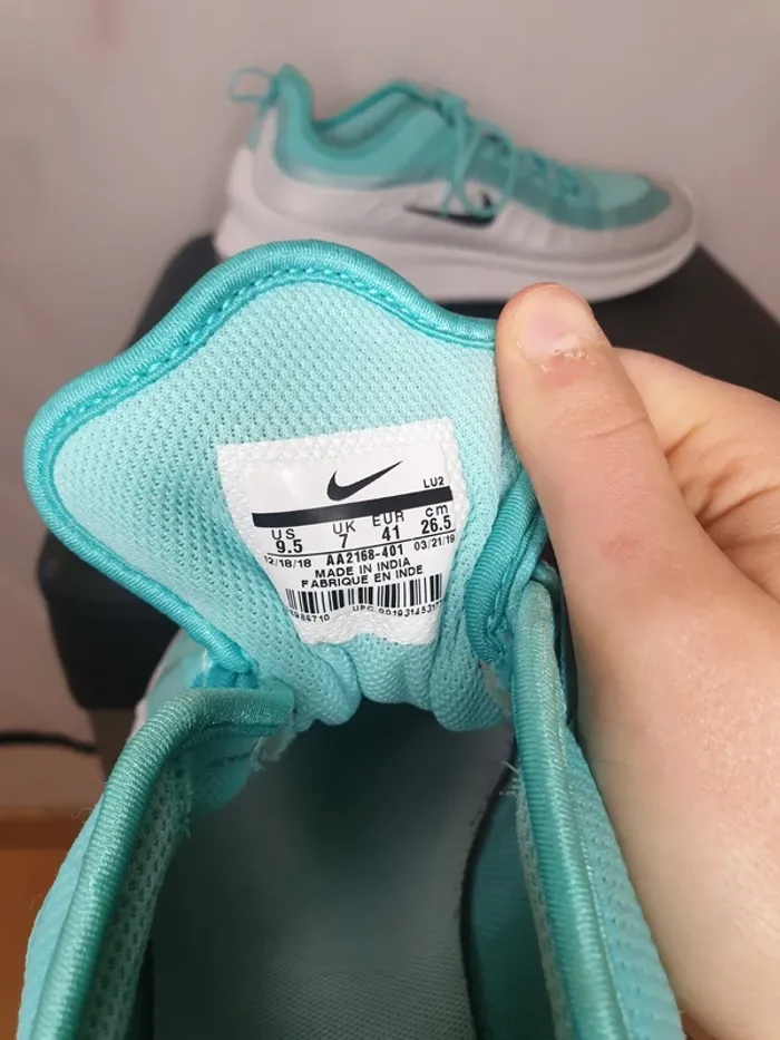 Baskets Nike taille 41 - photo numéro 4