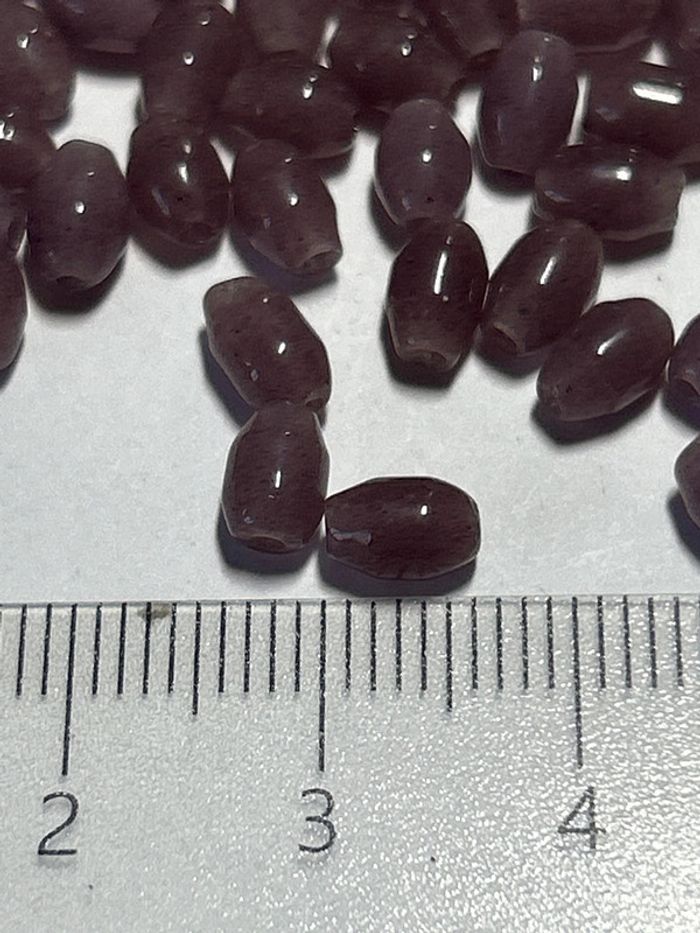 B32, Vintage, perles des années 20-30, en émail de Briare, verre mauve finement mouchetée - photo numéro 4