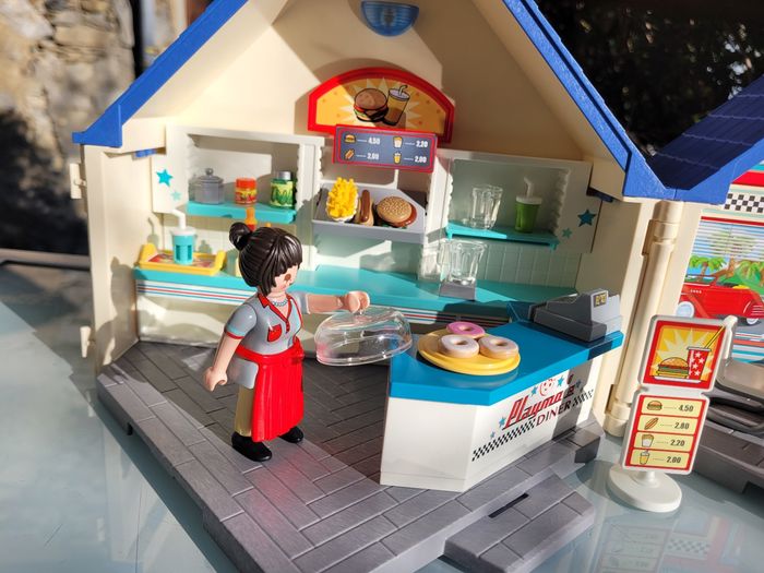 Playmobil city life 70111 🍟 Restaurant/Diner transportable 🍔 - photo numéro 4