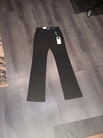 Jeans évasé neuf taille 27 avec 🏷 marque F.A.M valeur 80 euros