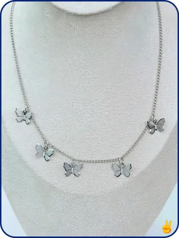 Collier argenté papillons – Léger et tendance