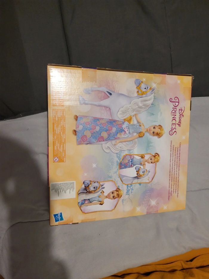 Poupee cendrillon avec son cheval - photo numéro 3