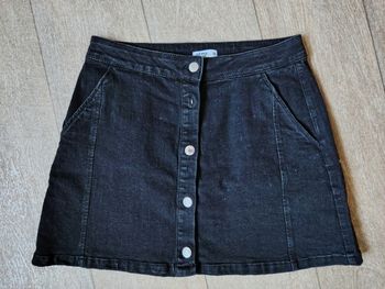 Jupe courte en jeans noire