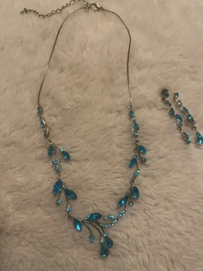 Parure de bijoux cristal bleu - photo numéro 3