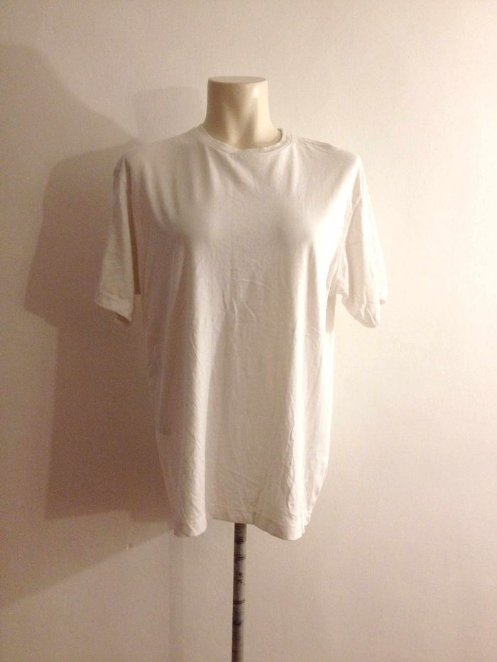 T shirt léger blanc ◦ col rond ◦ manches courtes ◦ look masculin ◦ taille 40 ◦ tex