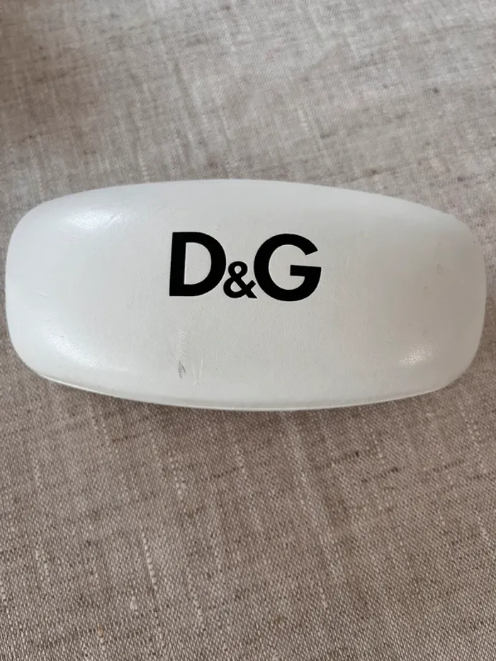 Boîtier à lunettes D&G