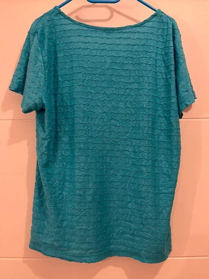 T shirt turquoise en tres bon état taille 46/48 - photo numéro 2
