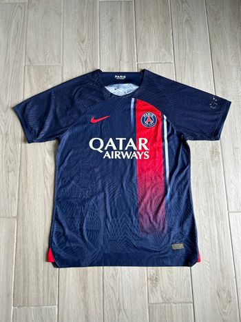 Maillot de foot PSG édition 2023-2024 