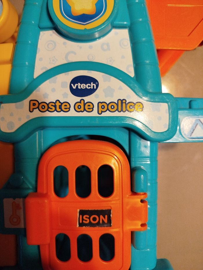 Poste de police tut tut - photo numéro 3
