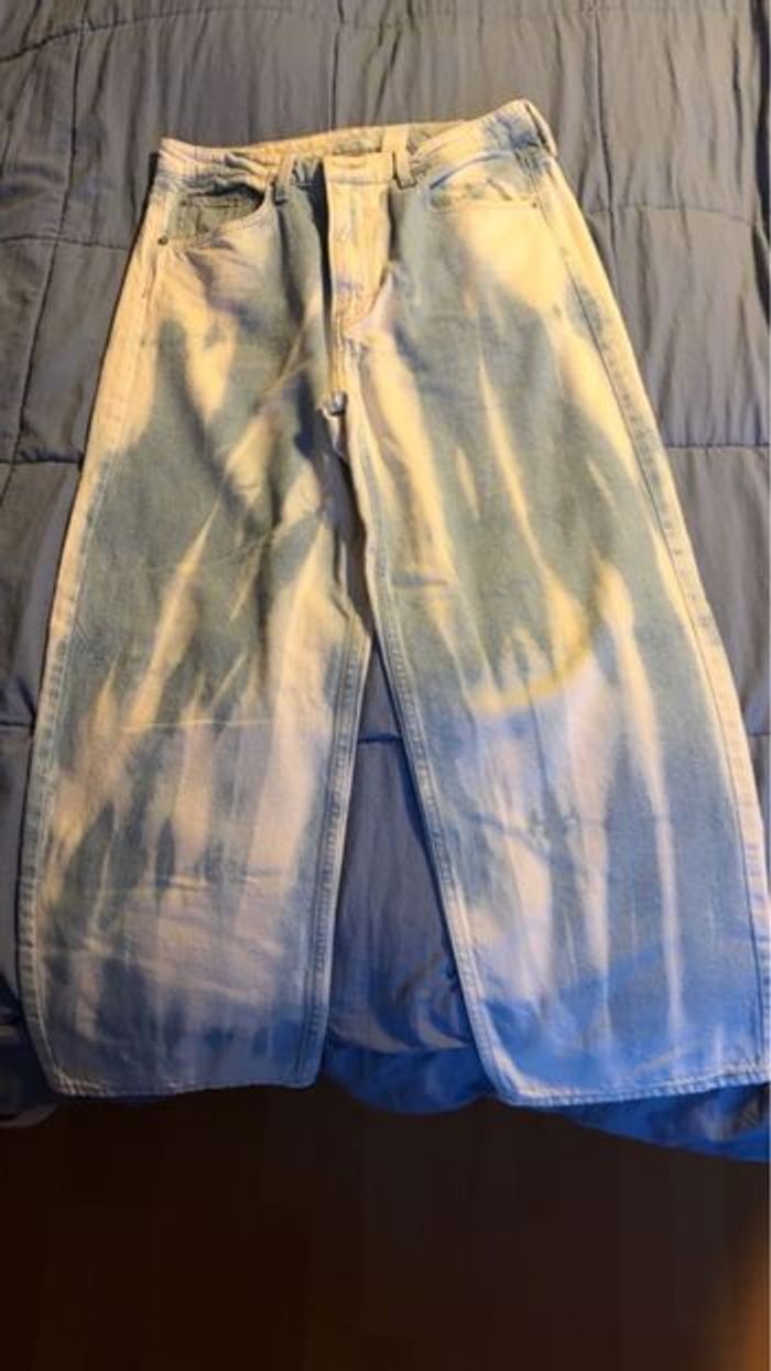 Pantalon délavé blanc et bleu claire - photo numéro 2