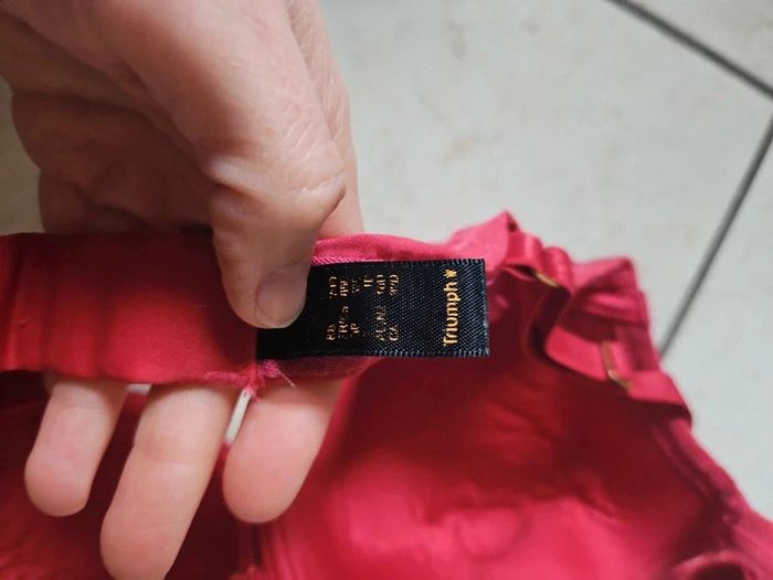 Soutien gorge rouge triumphe 90d - photo numéro 3