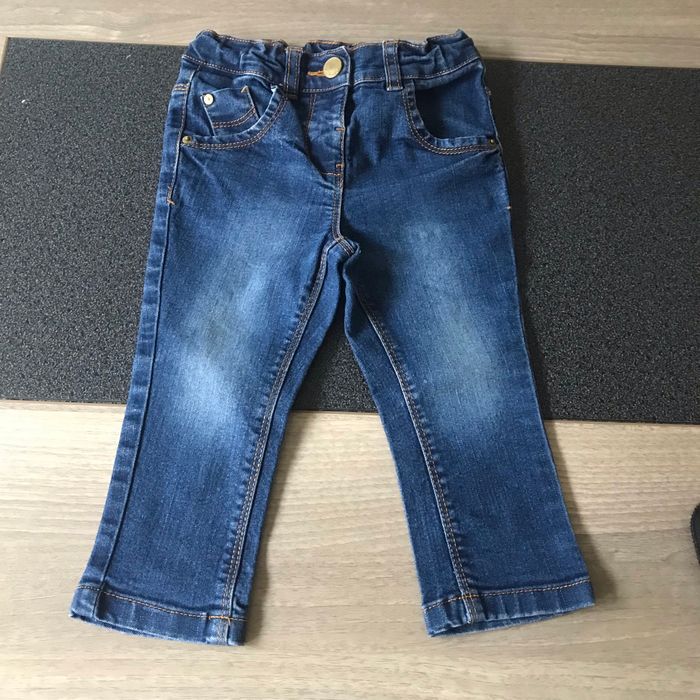 Jeans taille 18 mois