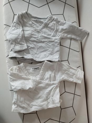 Lot gilets bébé 1 mois