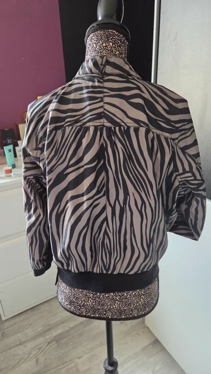 Bombers de chez Jennyfer en taille L - photo numéro 8