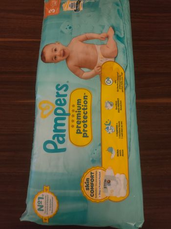 Pampers couches taille 3