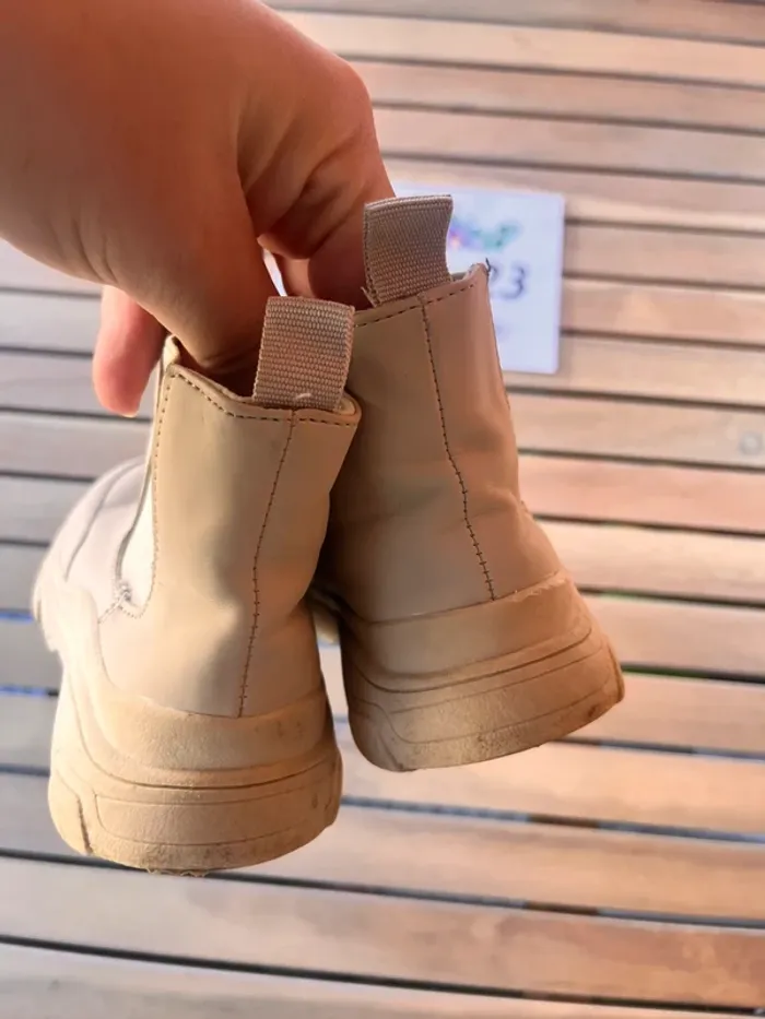 Bottines imperméables crème Zara 23 - photo numéro 3