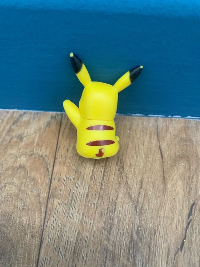 figurine pikachu - photo numéro 3