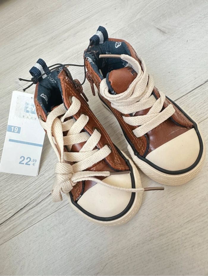 Chaussure taille 19 neuve