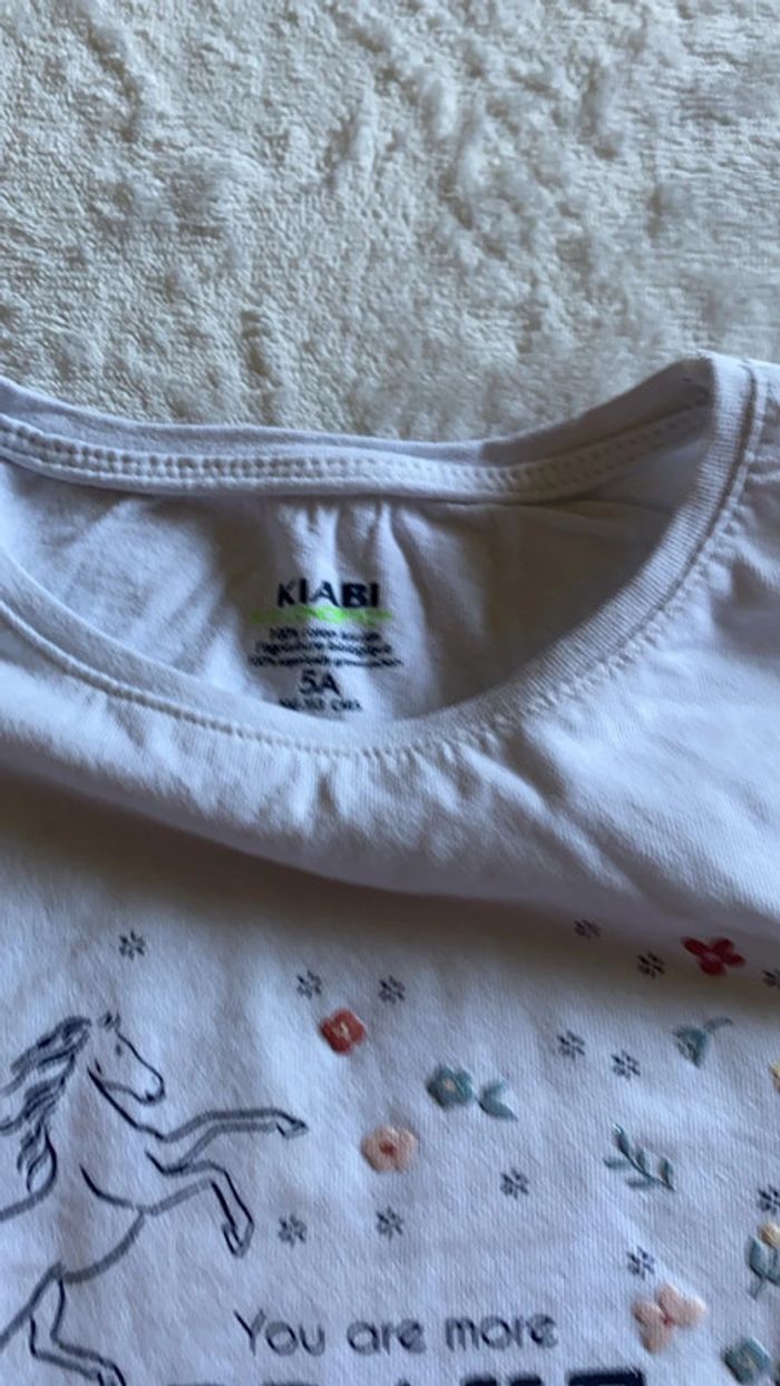 T-shirt longue manche Kiabi - 5 ans - Motif licorne - photo numéro 3