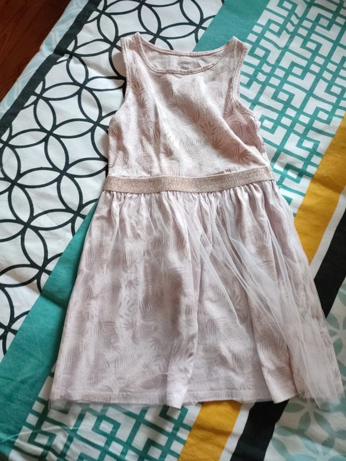 Robe rose pâle taille 5 ans avec tulle sur le bas - photo numéro 2