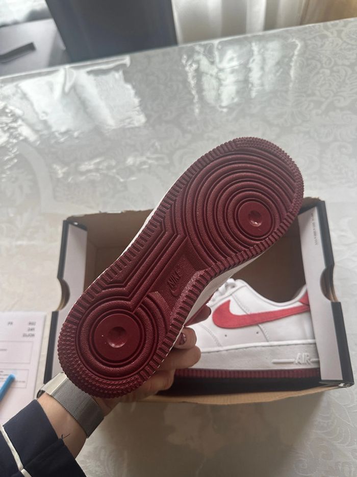 Basket Nike Air Force 1 AF1 rouge et blanches - photo numéro 4