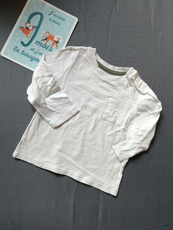 T-shirt ML crème 🦕 Taille 9 mois