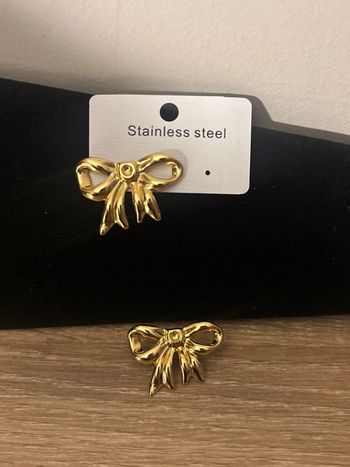 Boucles d’oreilles jolie noeud acier inoxydable couleur or