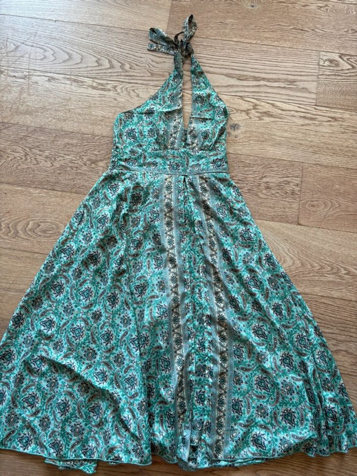 Longue robe dos nu